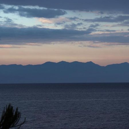 5 Meters From The Beach Храни Екстериор снимка